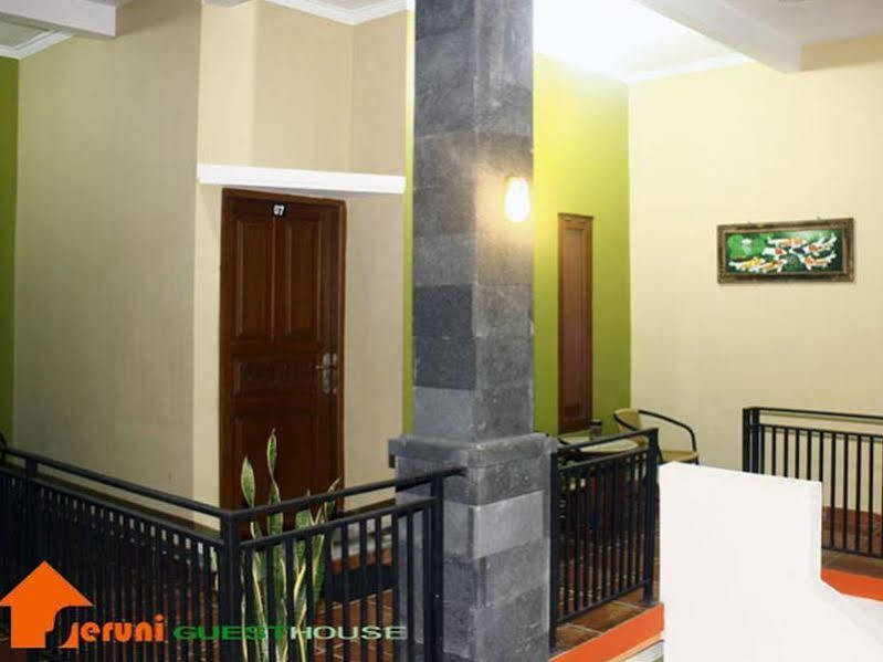 Seruni Guest House Denpasar Esterno foto